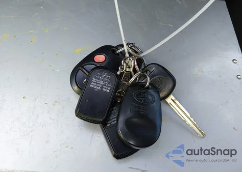 2011 Toyota Tundra Grade 5.7L V8 z USA, uszkodzony, nr VIN 5TFDY5F17BX203629